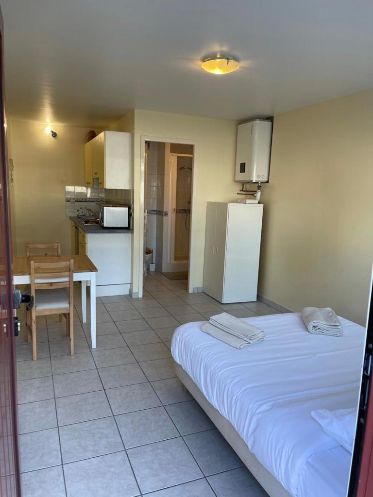 אנדרנוס-לה-באינס Appartement Ou Studio En Hyper Centre, Pour La Plage Et La Rue Pietonne Il Suffit De Traverser La Rue , Voir La Photo Principale מראה חיצוני תמונה