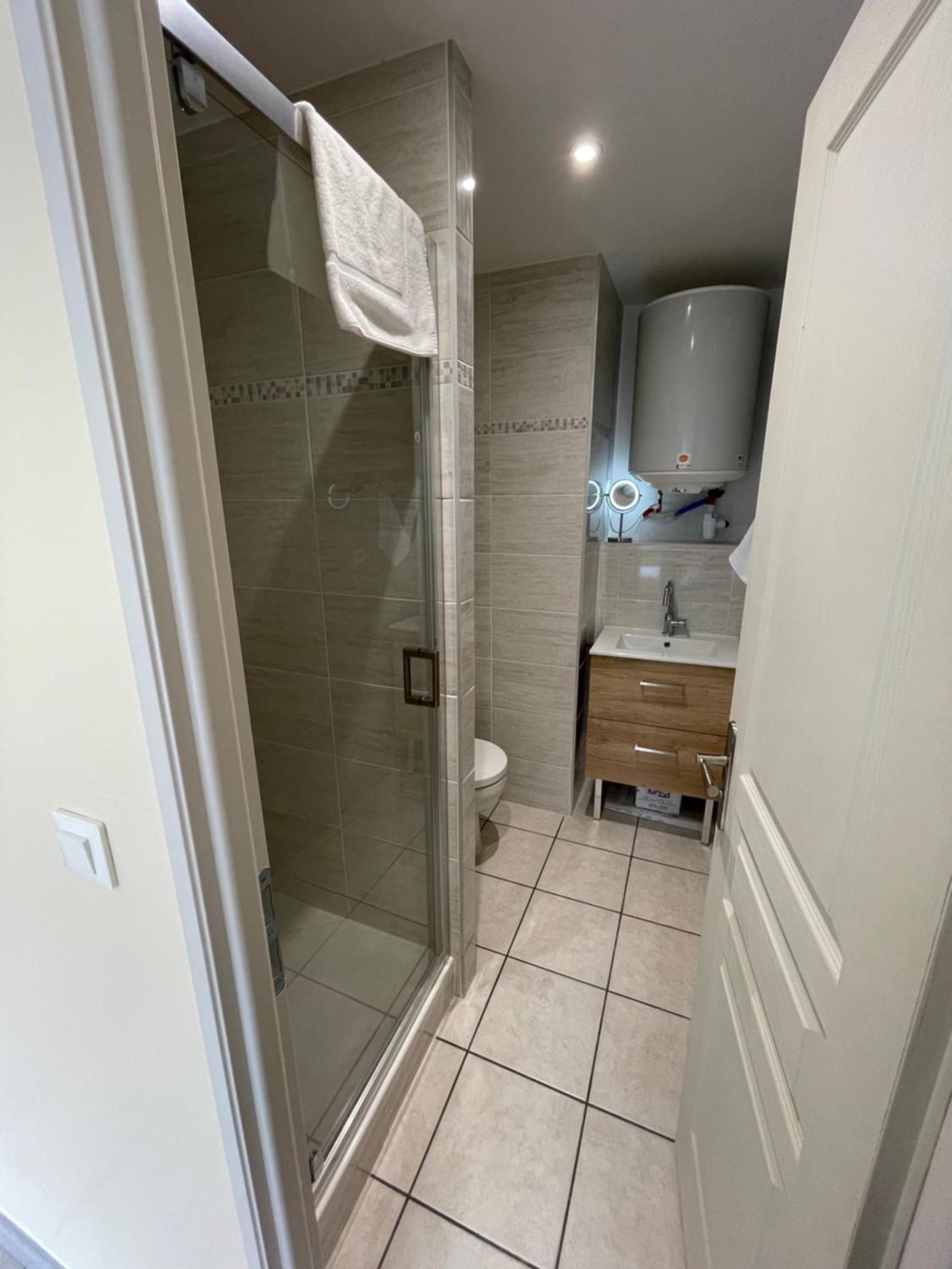 אנדרנוס-לה-באינס Appartement Ou Studio En Hyper Centre, Pour La Plage Et La Rue Pietonne Il Suffit De Traverser La Rue , Voir La Photo Principale מראה חיצוני תמונה